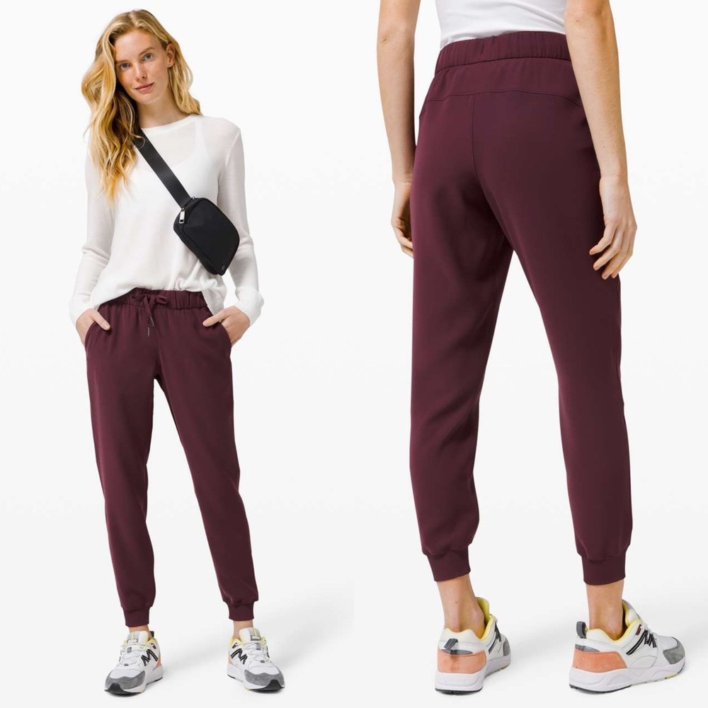 NWT! Lulu lemon On The Fly Joggers 28” Woven Cassis Maroon size 4